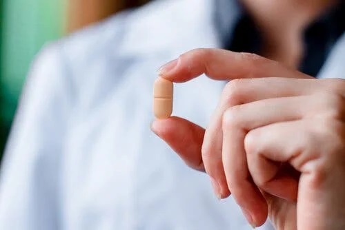 Medic ce oferă un tratament pentru sancrul moale