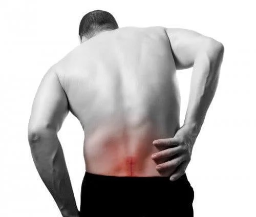 Persoană cu nervul sciatic inflamat