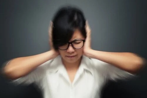 5 obiceiuri ce pot declanșa migrenele