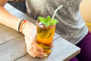 Remediu pentru sindromul de colon iritabil cu mentă