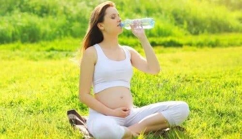 Sinuzita în sarcină necesită hidratare
