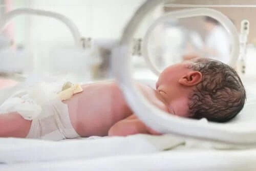 Care sunt cauzele nașterii premature?