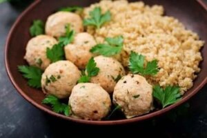 Rețetă de chifteluțe cu quinoa și năut