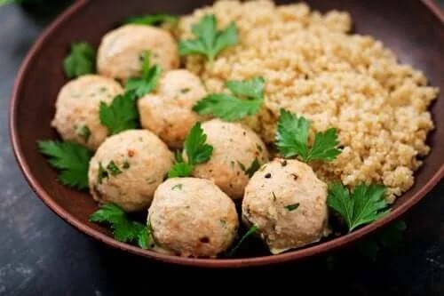 Rețetă de chifteluțe cu quinoa și năut