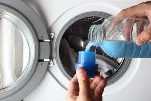 Curățareagecilor din piele cu detergent