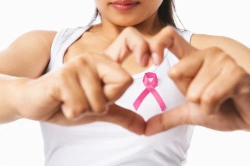 3 sugestii ca să faci față cancerului mamar