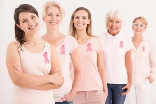 Femei care au supraviețuit cancerului mamar
