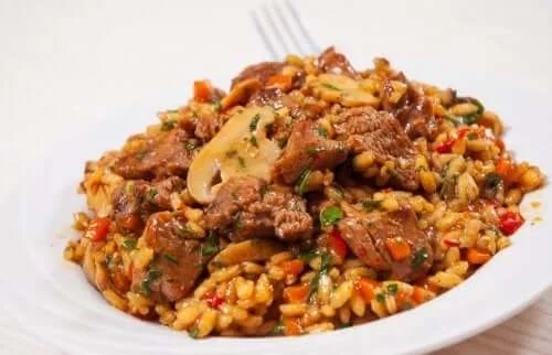 Cum să gătești sănătos orezul cu ciuperci