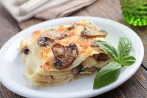 Platou cu lasagna vegană