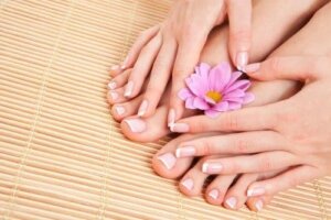 Remedii pentru panarițiu: 4 opțiuni naturale