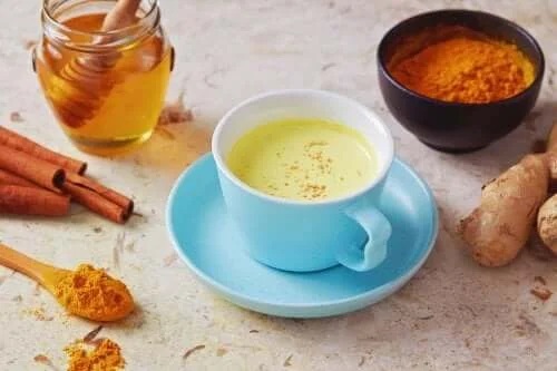 Remediu pentru tuse cu ceai de piper și miere