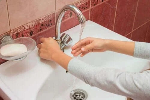 Spălatul pe mâini cu săpun