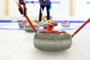 Ce este curling-ul și care este istoria sa?
