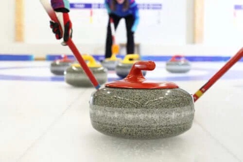 Ce este curling-ul și care este istoria sa?