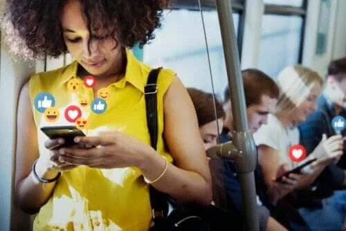 Avantajele și dezavantajele rețelelor de socializare