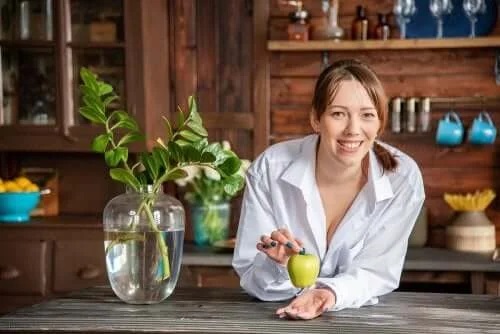 Mere pentru arsurile la stomac: 3 remedii