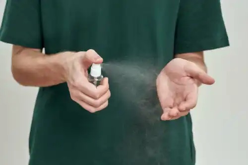 Igiena intimă pentru bărbați include deodorante