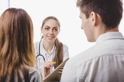 Medic ce explică în ce constă prevenirea defectelor congenitale
