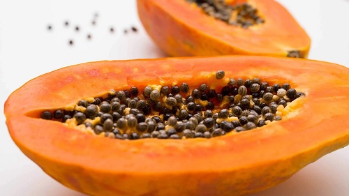 Papaya coaptă cu semințe
