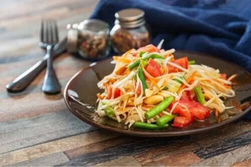 Salată de papaya: rețetă delicioasă și rapidă