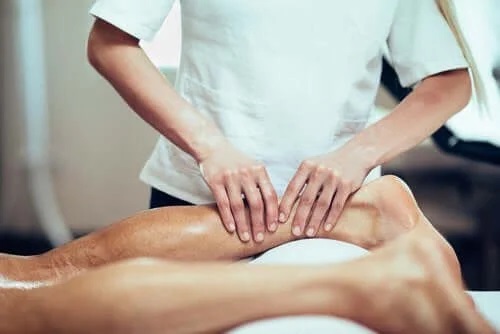 Terapeut ce tratează leziunile musculare ale gambelor