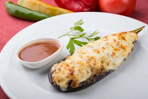 Vânătă coaptă cu brânză