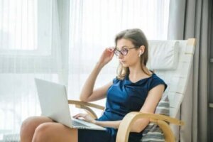 Beneficiile terapiei online: la îndemâna tuturor