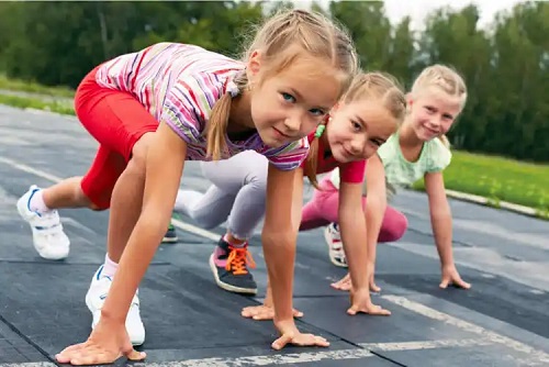 Hipermobilitatea infantilă are avantaje când vine vorba de sport