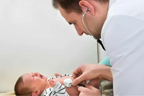 Medic care tratează hipermobilitatea infantilă