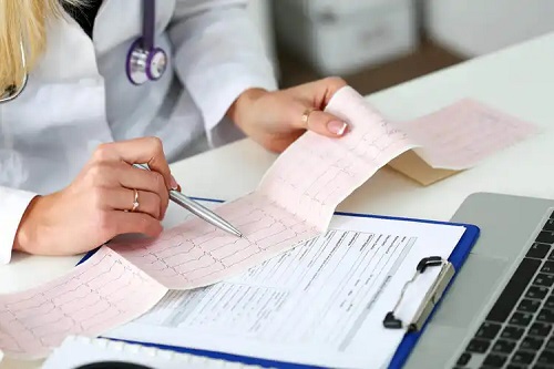 Medic care diagnostichează sindromul Brugada