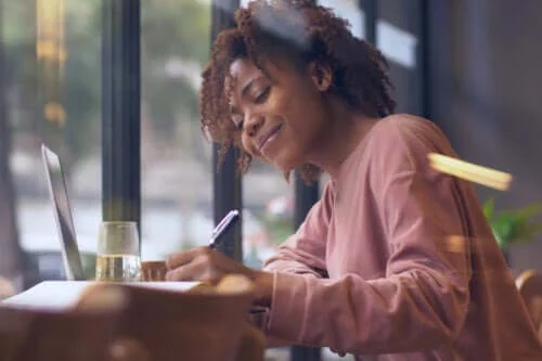 Beneficiile lettering-ului pentru sănătate