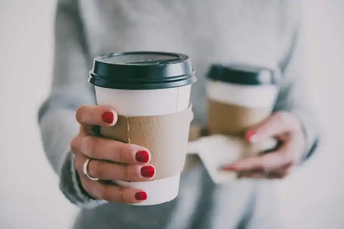 Cafeaua pătează dinții