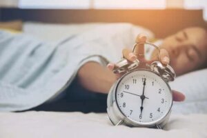 Ce se întâmplă cu creierul când nu te odihnești?