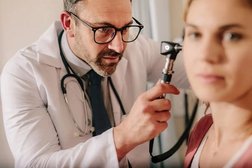 Medic ce tratează urechea conopidă