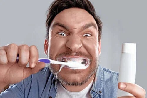 Bleachorexia: obsesia pentru dinții albi