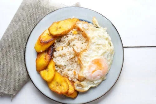 Rețetă delicioasă de orez cubanez cu plantain
