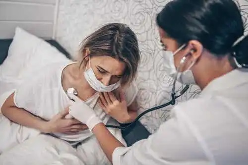 Specialist care știe ce înseamnă imunosupresat