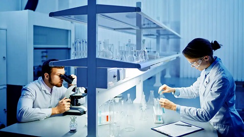Specialiști care efectuează biopsia de tiroidă