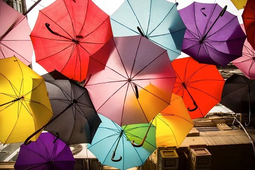Umbrele colorate