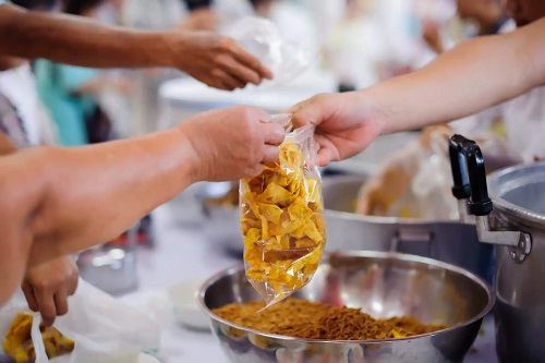 Alimente împărțite de Ziua Mondială Umanitară