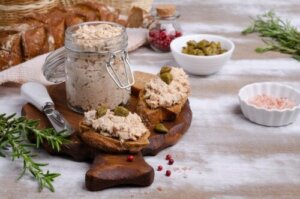 Cum se pregătește o rețetă de antipasto de ton?