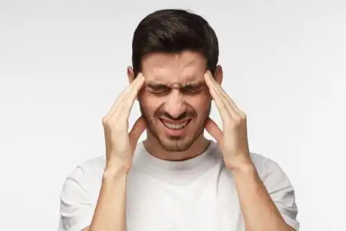 Bărbat care nu știe că creierul poate să simtă durere