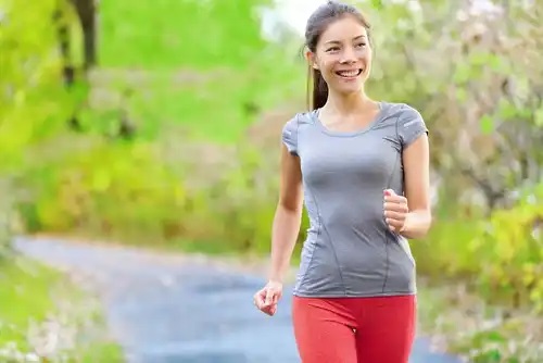 Mersul pe jos reduce sensibilitatea sânilor
