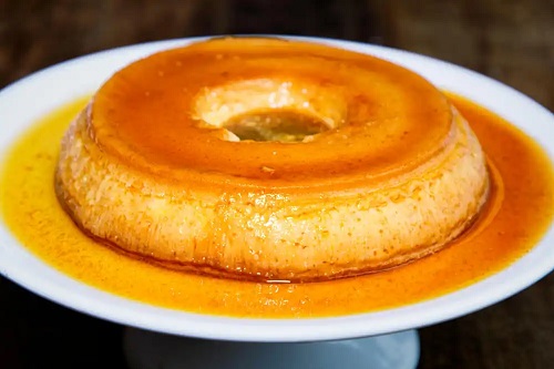 Platou cu flan cu nuci