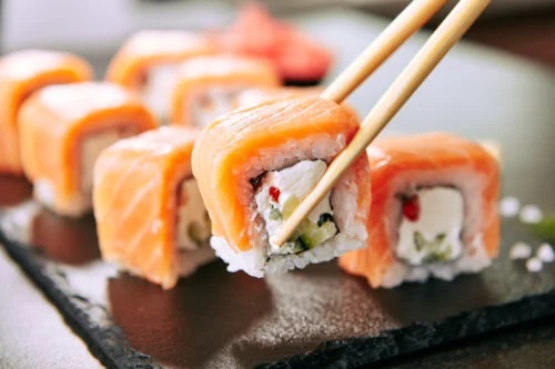 Sushi este sănătos? Beneficii și riscuri asociate