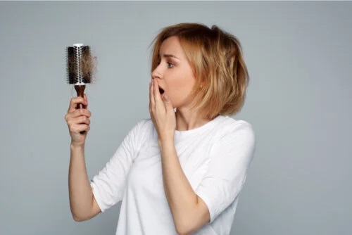 Cum să opriți căderea părului cu remedii naturale: rețete utile