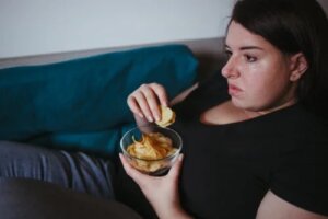 Obiceiuri care îngrașă și pe care nu le știați