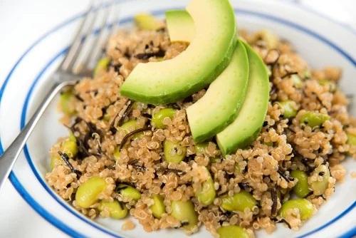 5 idei diferite pentru a consuma quinoa la micul dejun