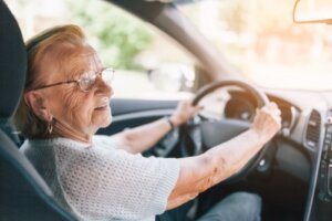 8 semne care arată că este timpul să renunți la condus