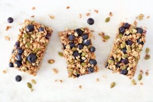 Rețete de granola delicioase: cum se prepară batoanele?